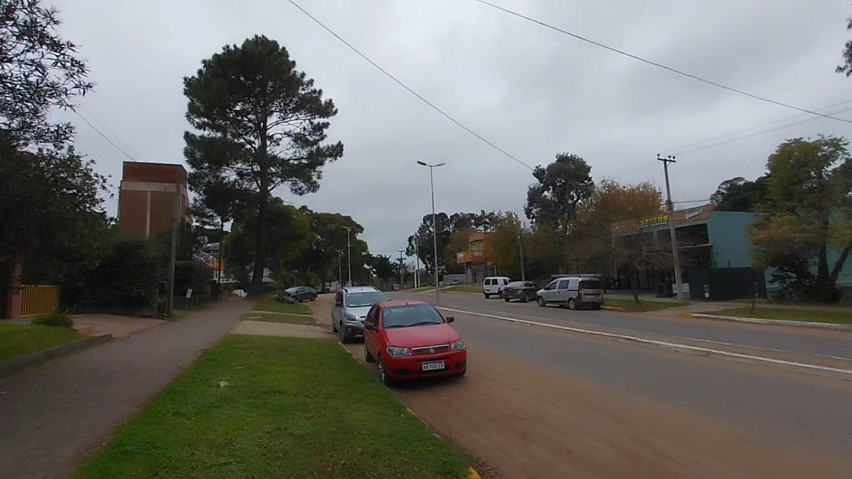 DOS LOCALES CON VIVIENDA Y DEPOSITO