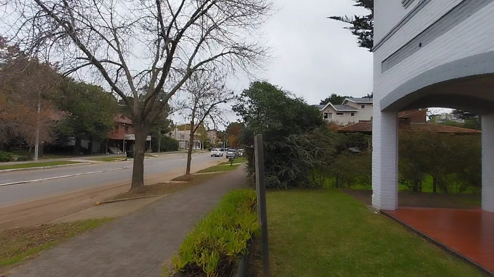 DOS LOCALES CON VIVIENDA Y DEPOSITO
