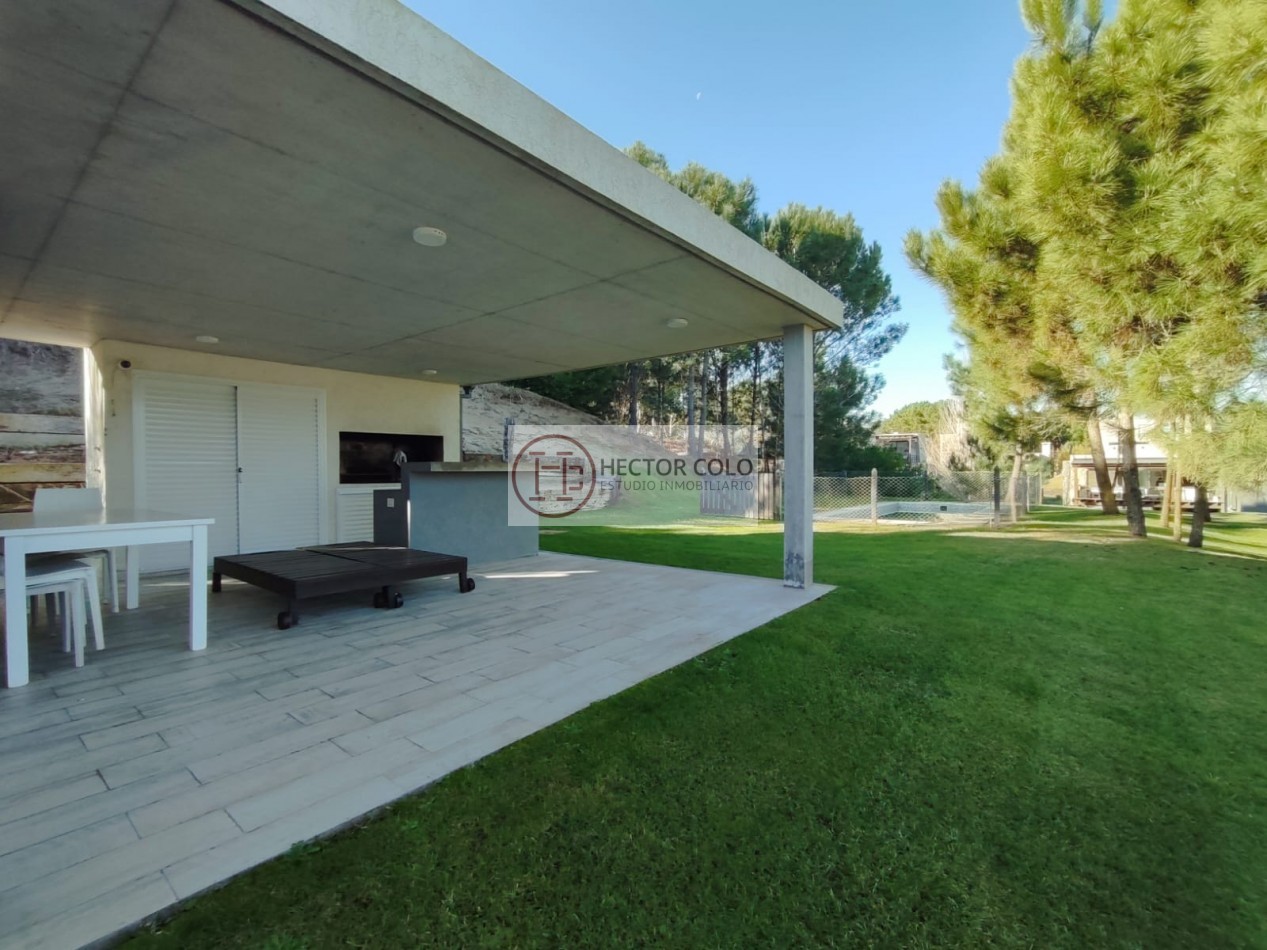 CASA EN BARRIO DEPORTIVA 1 COSTA ESMERALDA