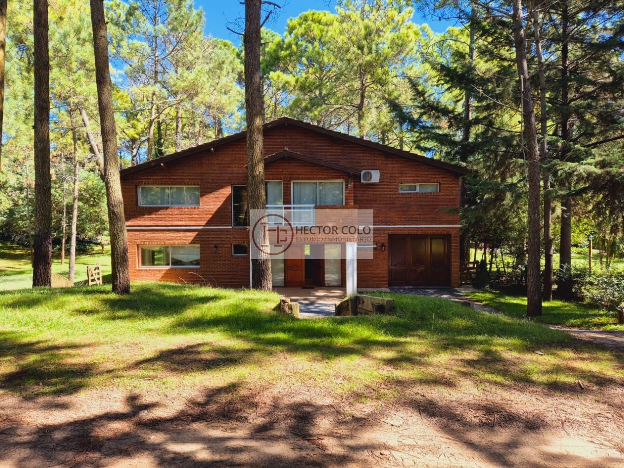 Venta de Casa 5 Ambientes en Carilo
