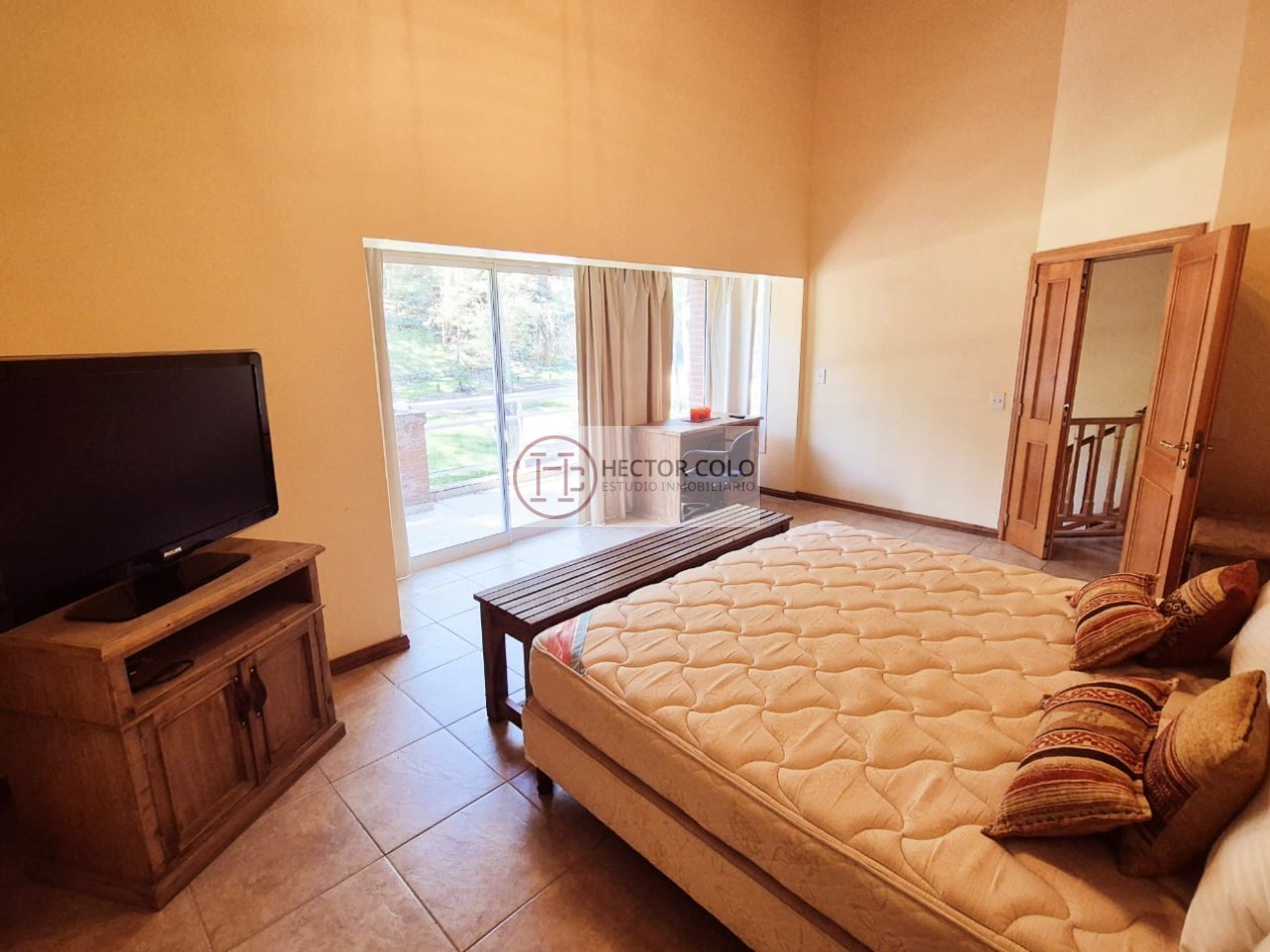 Venta de Casa 5 Ambientes en Carilo