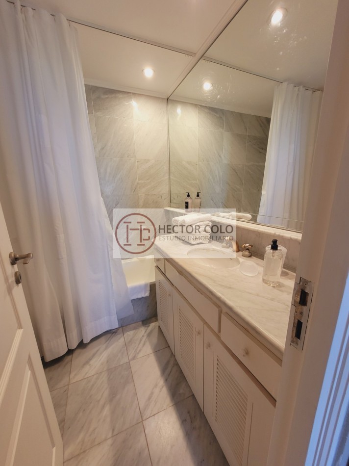 Penthouse en dos plantas con vista al mar en Cilene 1