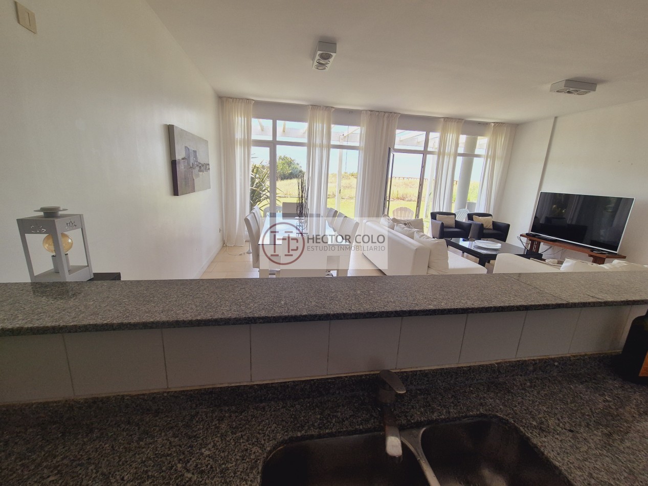 Departamento 4 ambientes con vista y salida directa al mar Cilene Playas