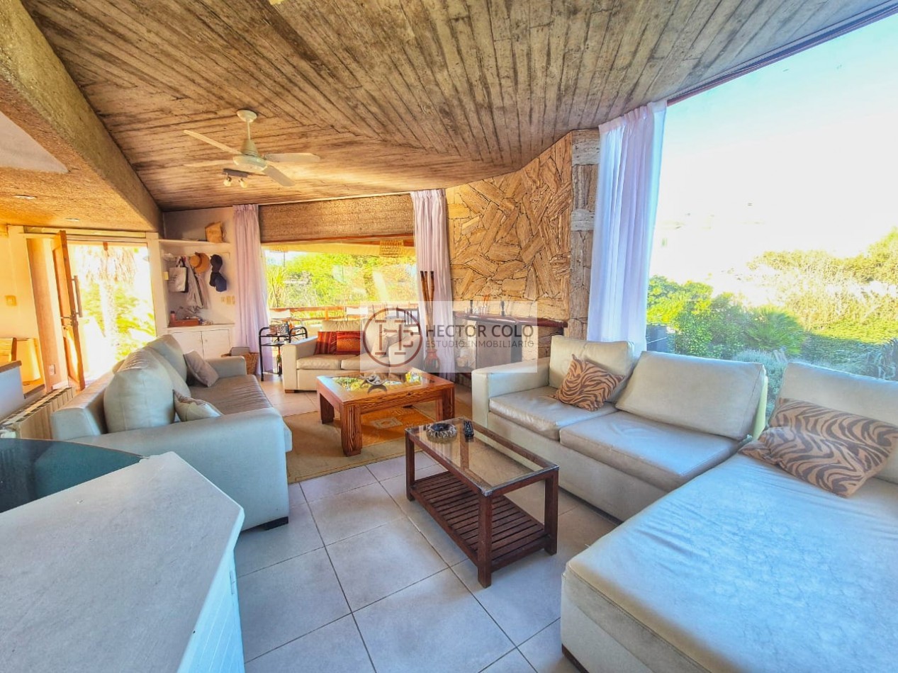 Venta de Casa en Carilo en segunda linea de Mar y con vista parcial