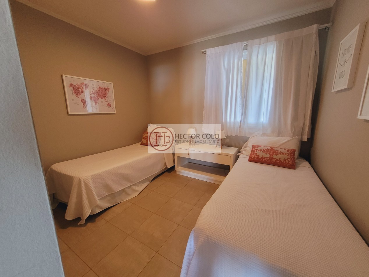 Penthouse en dos plantas con vista al mar en Cilene 1