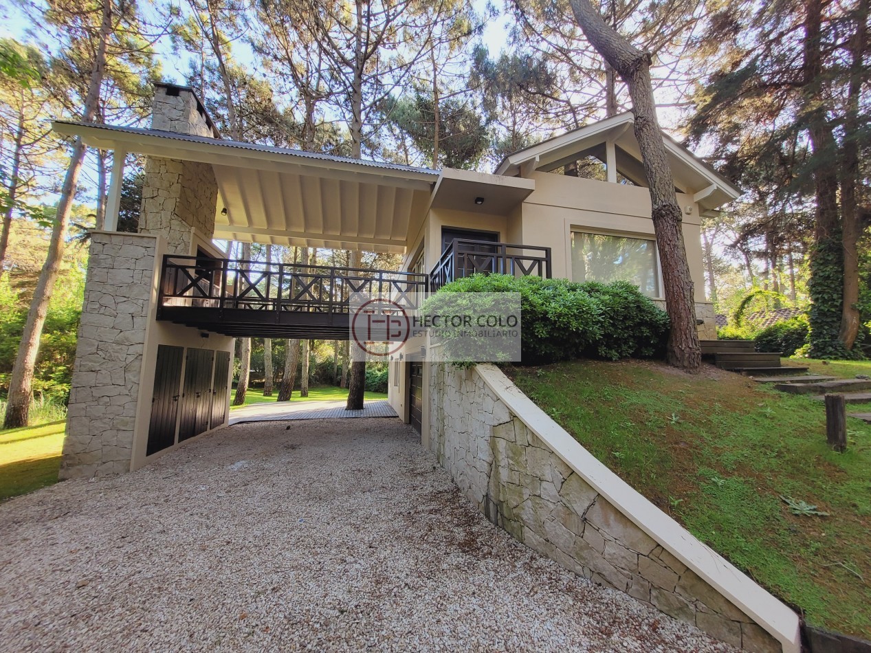 CASA EN PARQUE CARILO