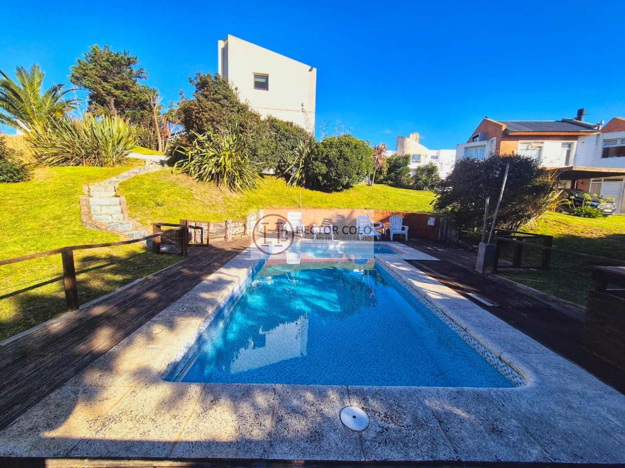 Venta de Casa en Carilo en segunda linea de Mar y con vista parcial