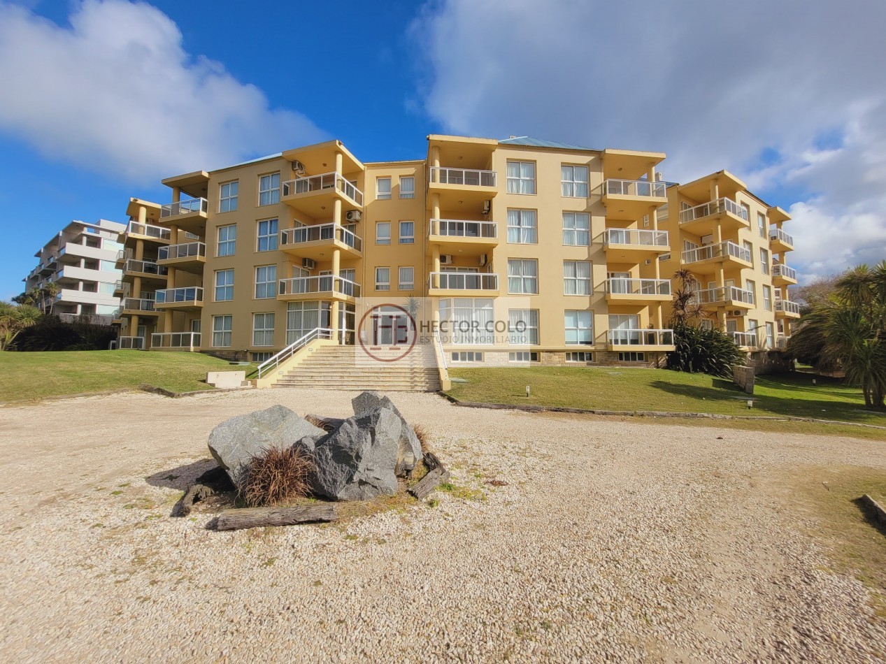 Penthouse en dos plantas con vista al mar en Cilene 1