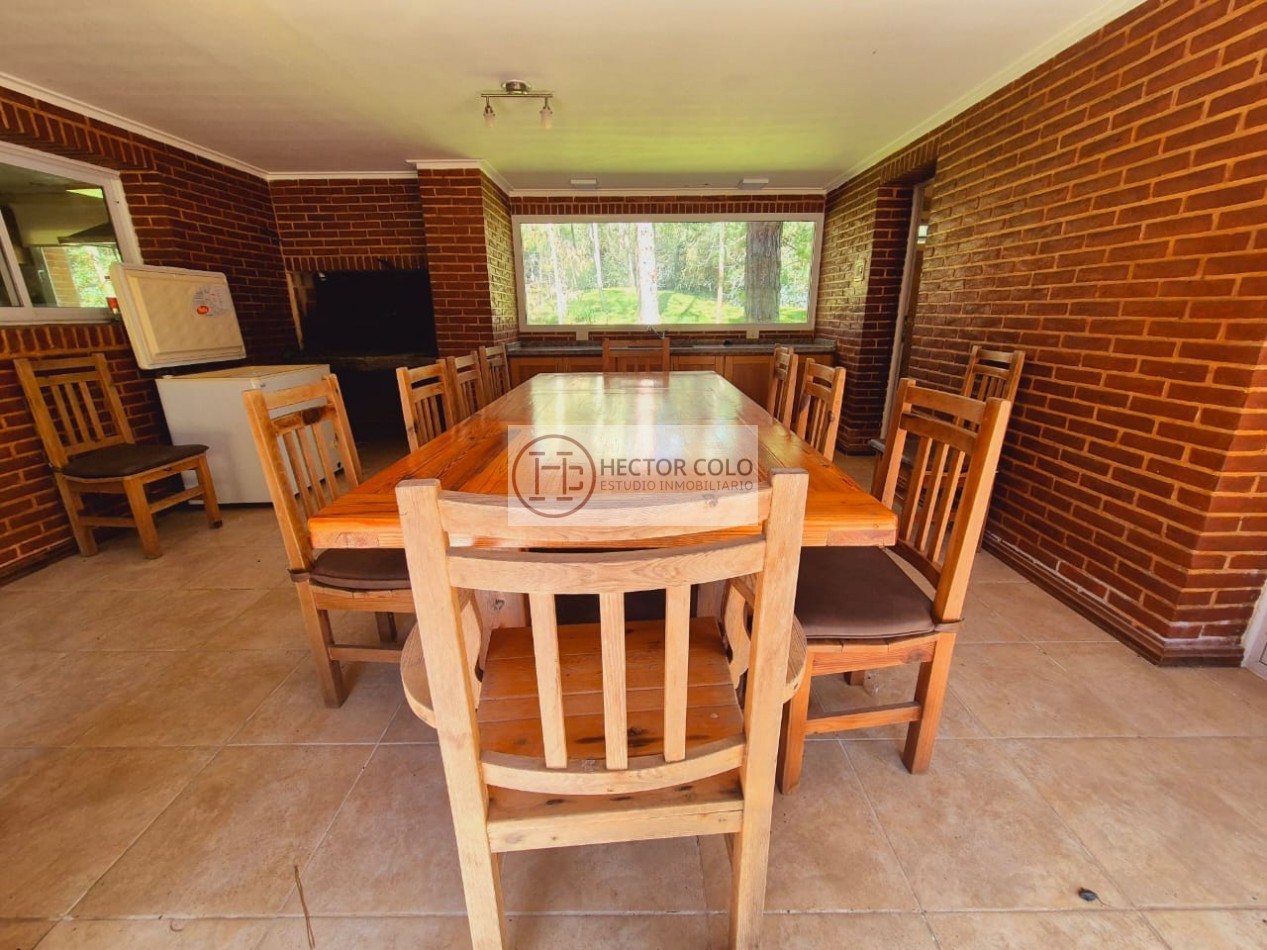 Venta de Casa 5 Ambientes en Carilo
