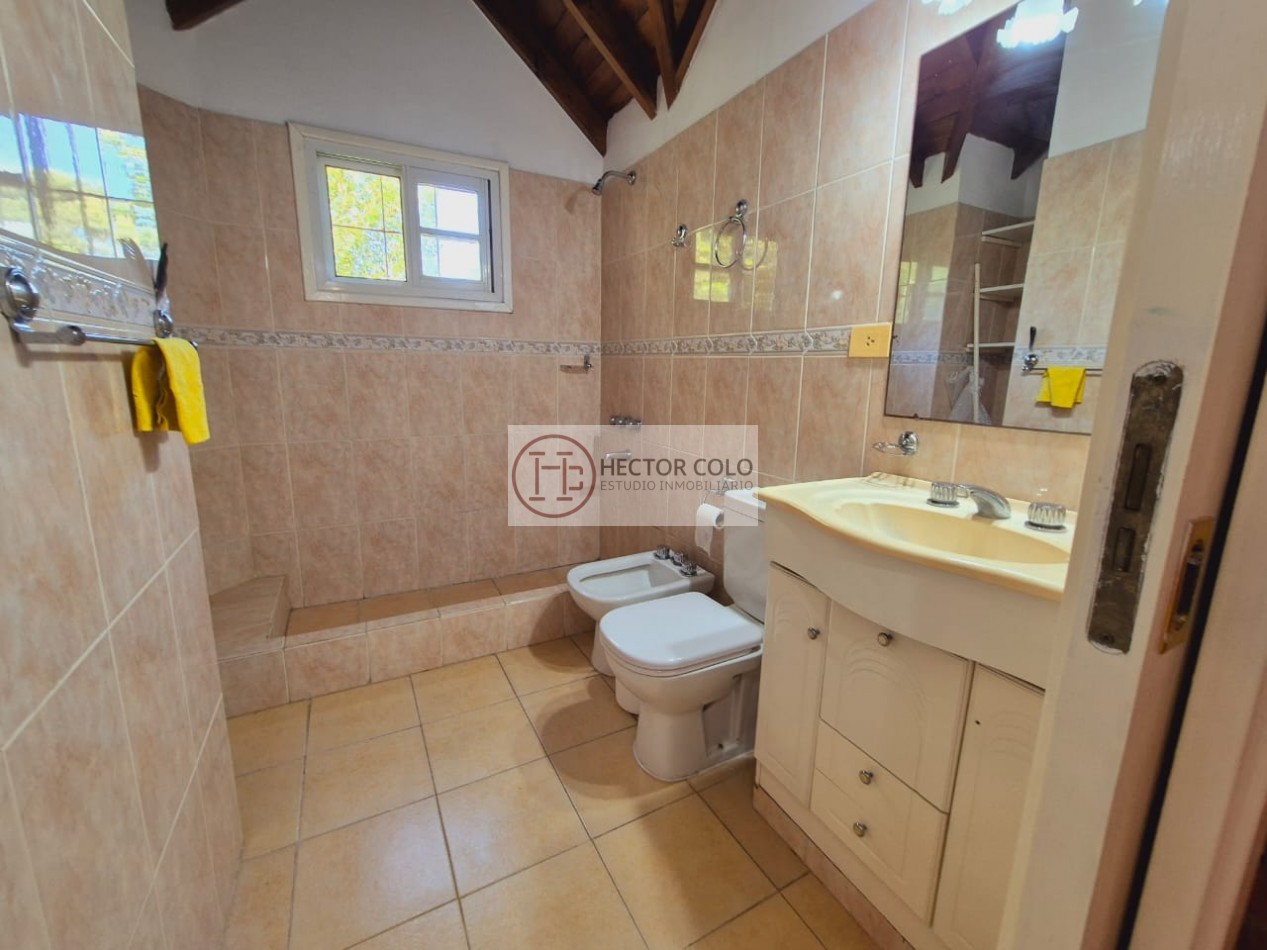 Hermosa casa sobre lote multifamiliar en Valeria del Mar