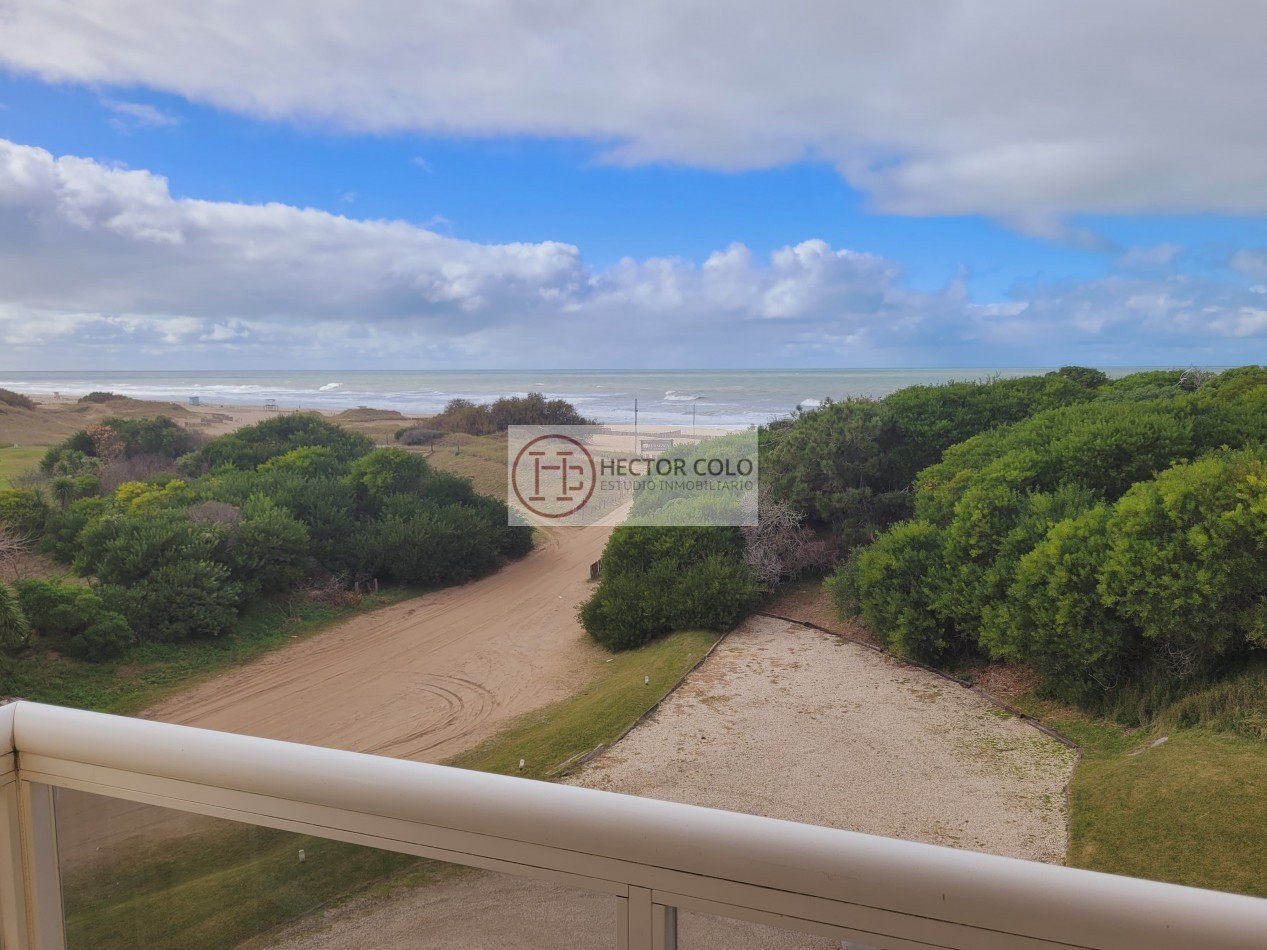 Penthouse en dos plantas con vista al mar en Cilene 1