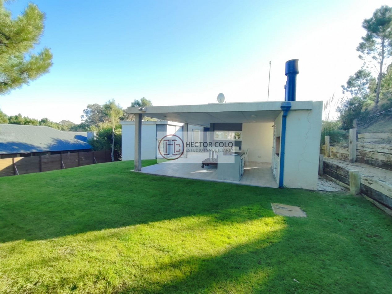 CASA EN BARRIO DEPORTIVA 1 COSTA ESMERALDA