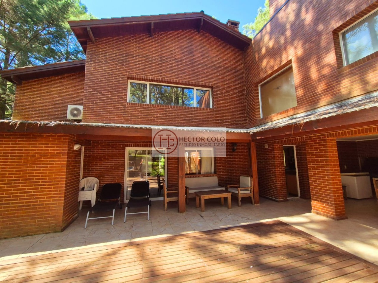Venta de Casa 5 Ambientes en Carilo