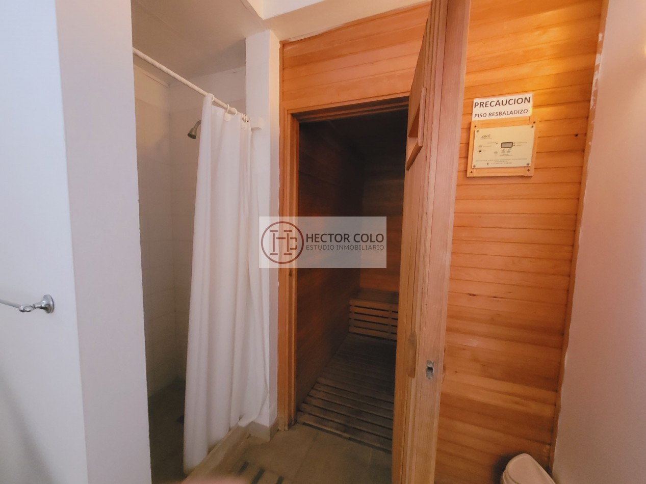 Penthouse en dos plantas con vista al mar en Cilene 1