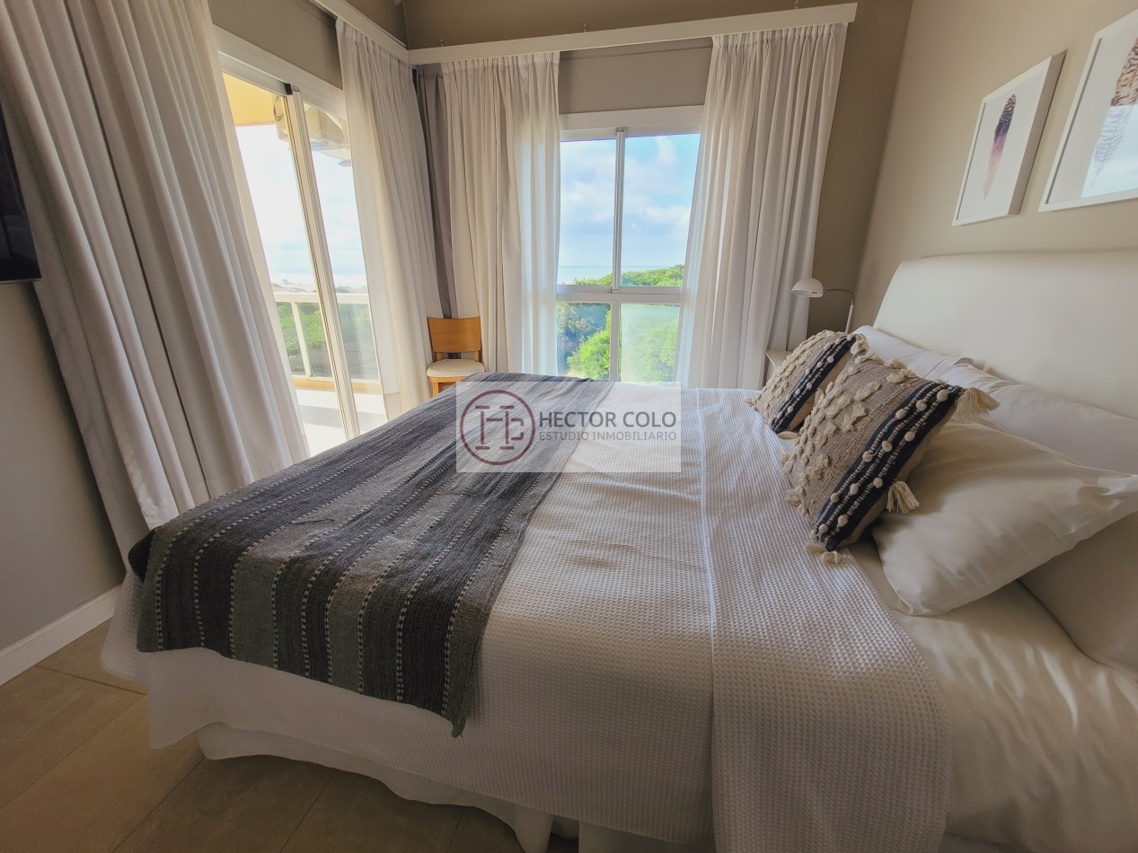 Penthouse en dos plantas con vista al mar en Cilene 1