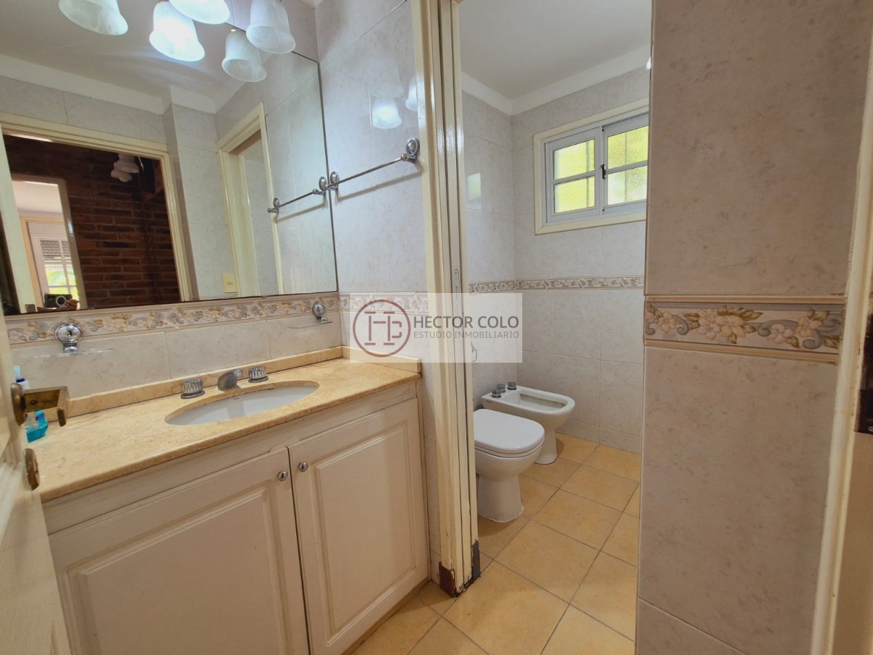 Hermosa casa sobre lote multifamiliar en Valeria del Mar