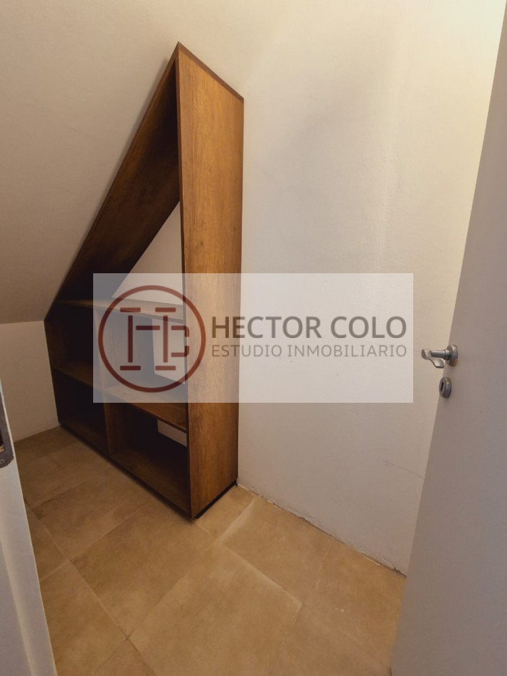 Venta de Casa con departamento en Ostende