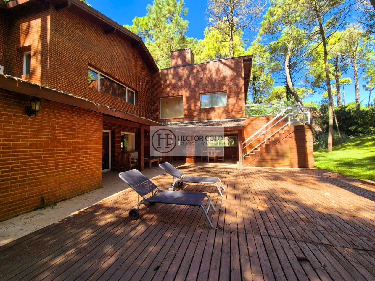 Venta de Casa 5 Ambientes en Carilo