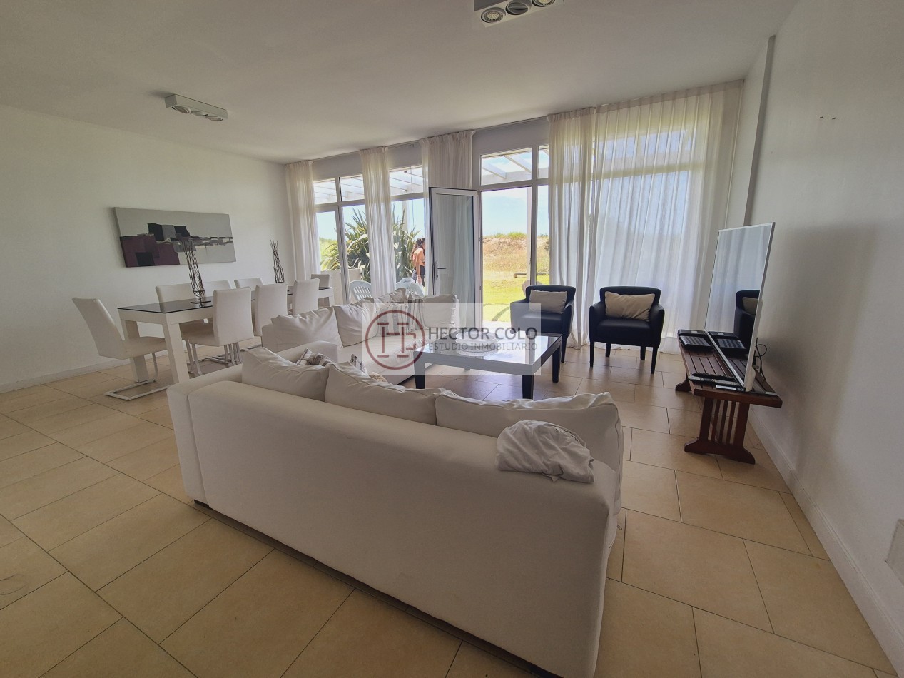 Departamento 4 ambientes con vista y salida directa al mar Cilene Playas