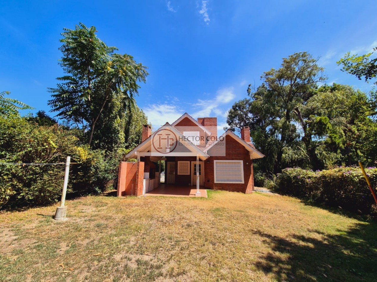 Hermosa casa sobre lote multifamiliar en Valeria del Mar
