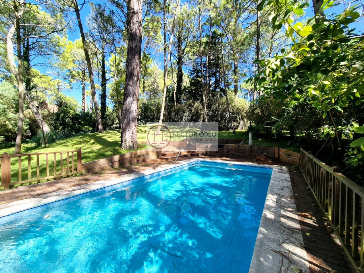 Venta de Casa 5 Ambientes en Carilo