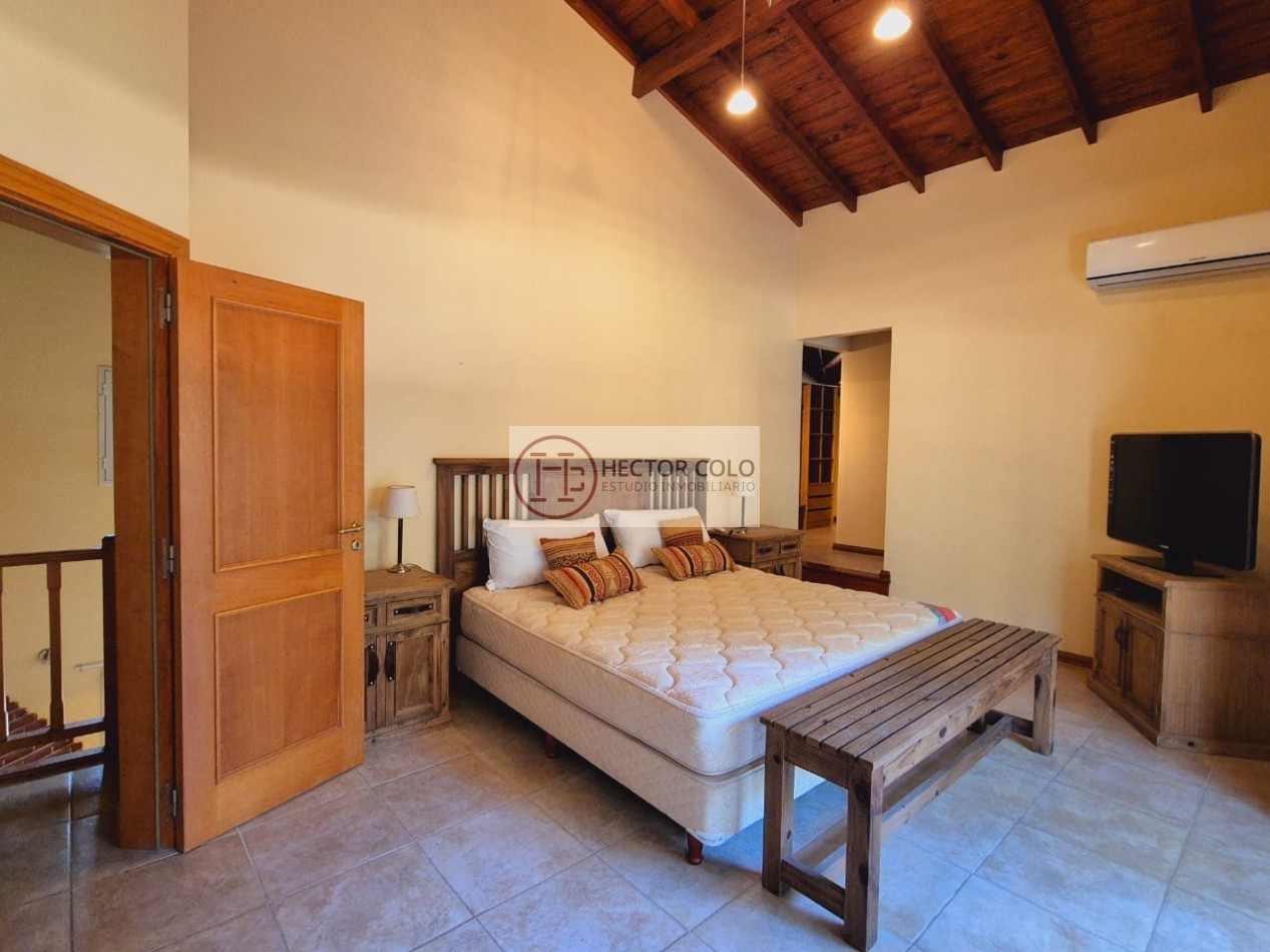 Venta de Casa 5 Ambientes en Carilo