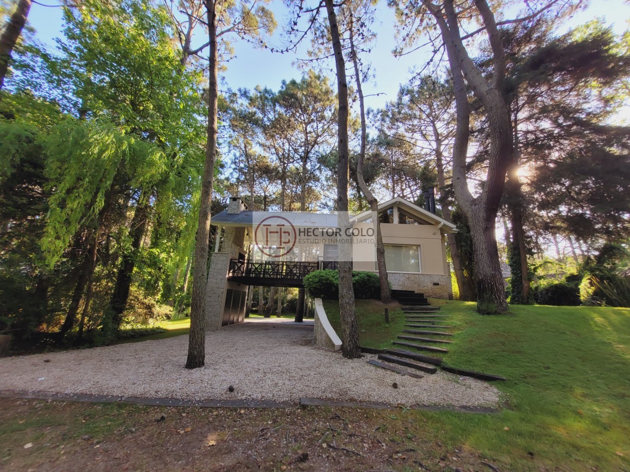 CASA EN PARQUE CARILO