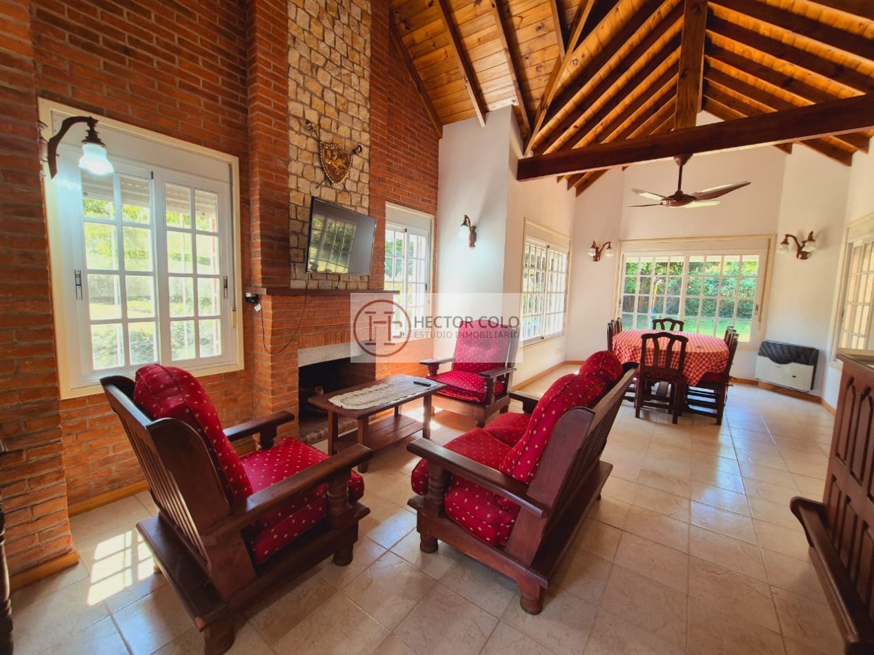 Hermosa casa sobre lote multifamiliar en Valeria del Mar