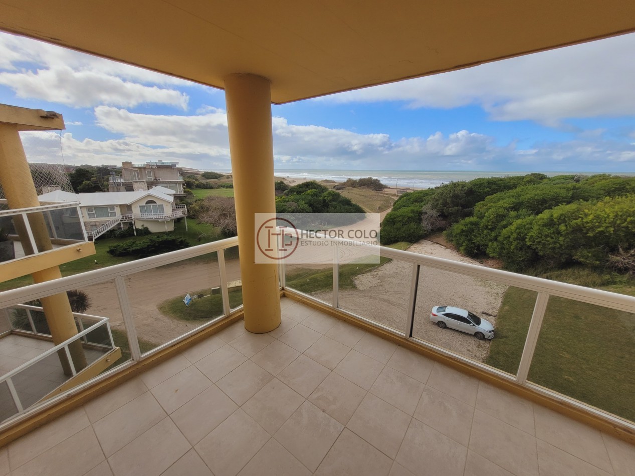 Penthouse en dos plantas con vista al mar en Cilene 1