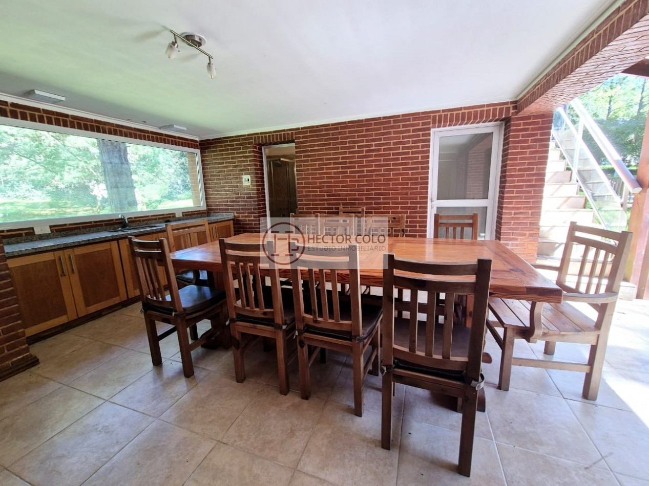 Venta de Casa 5 Ambientes en Carilo