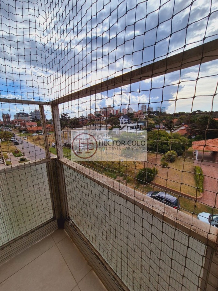 Semipiso a pasos del mar sobre calle Burriquetas