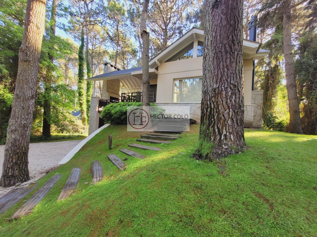 CASA EN PARQUE CARILO