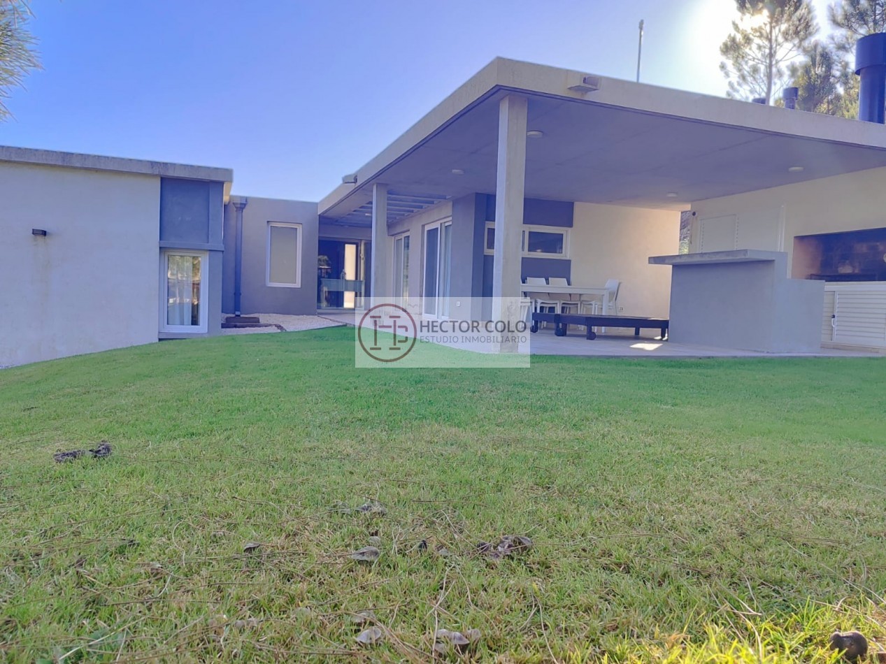 CASA EN BARRIO DEPORTIVA 1 COSTA ESMERALDA