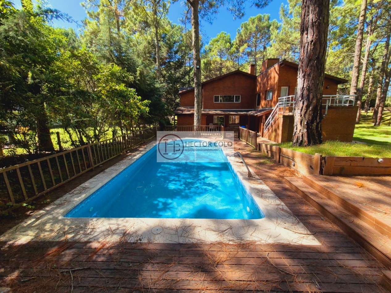Venta de Casa 5 Ambientes en Carilo