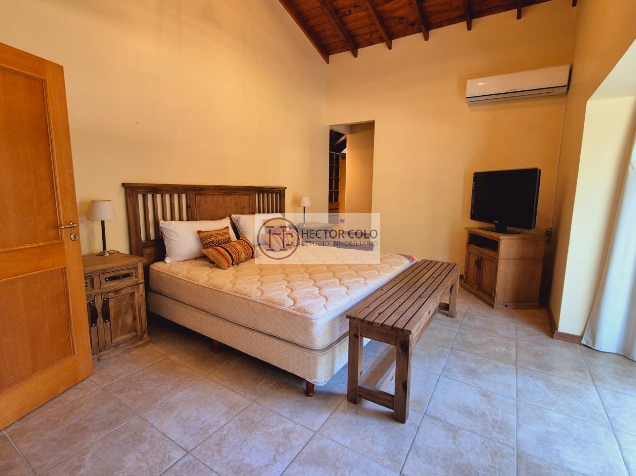 Venta de Casa 5 Ambientes en Carilo