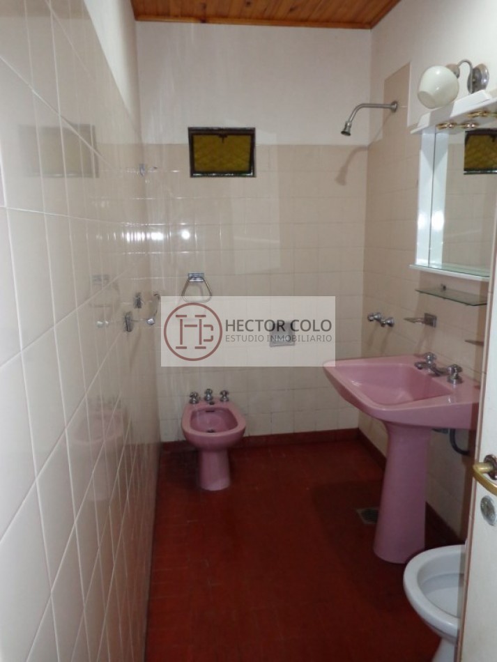 Casa en lote multifamiliar a 150 metros del Mar - Valeria del Mar