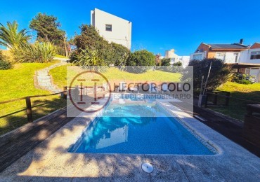Venta de Casa en  Carilo en segunda linea de Mar y con vista parcial