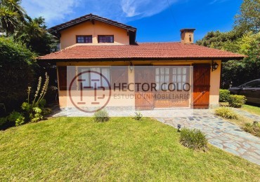 Casa en venta sobre lote multifamiliar a pasos del Mar