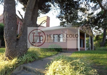 Casa en lote multifamiliar a 150 metros del Mar - Valeria del Mar